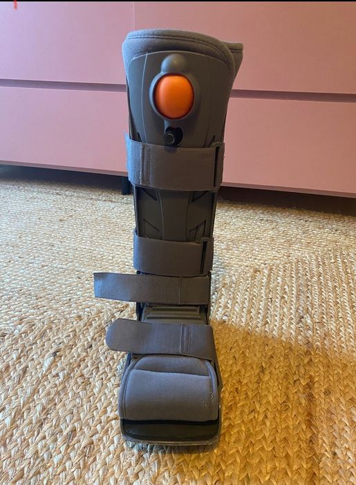 Bota walker Tamanho 2