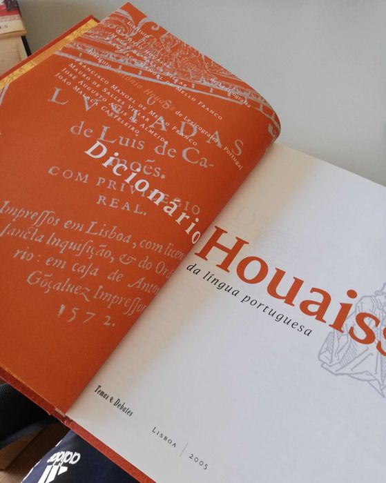 Dicionário Houaiss da Língua Portuguesa, volume 1