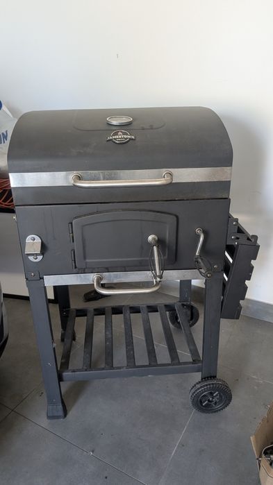 Grill węglowy Jamestown
