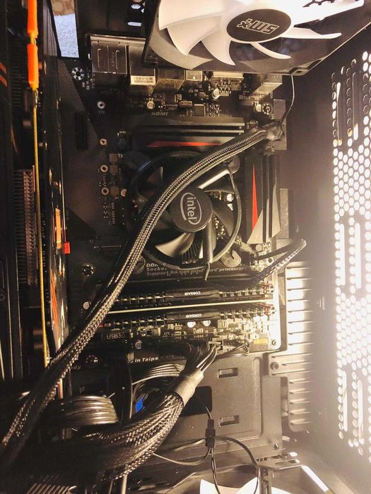 Komputer gamingowy Z370 Aorus