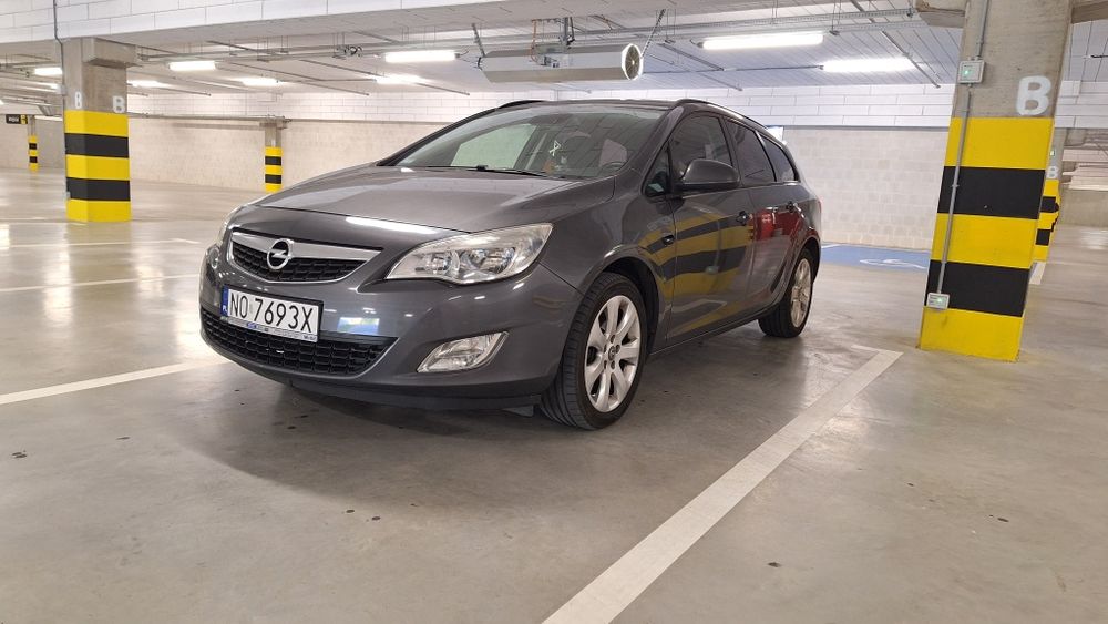 Opel Astra J Cosmo 2010