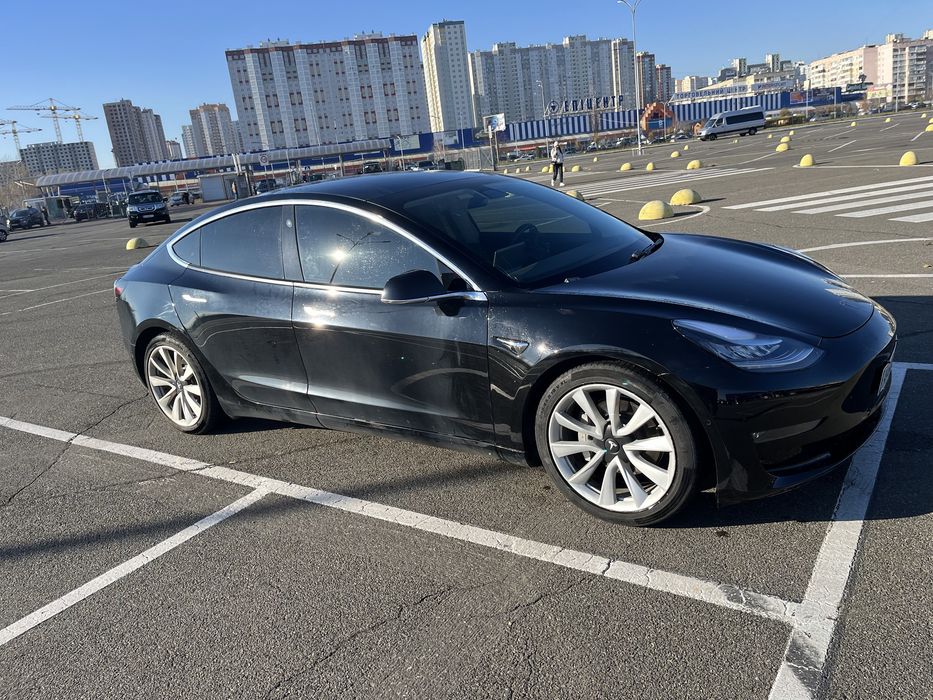 Tesla model 3 long range