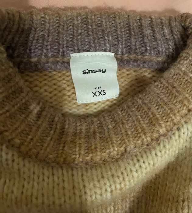 Продаж теплого светра