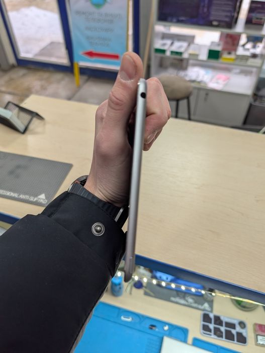 Продам Ipad mini 4 128gb grey