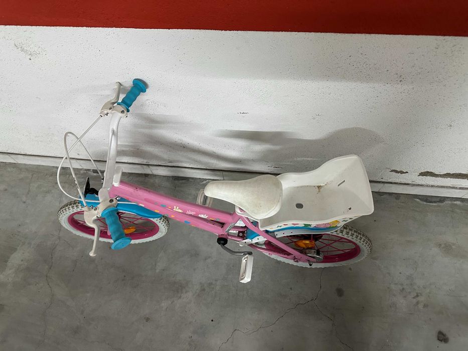 Bicicleta Peppa Pig 14” com rodinhas + cadeirinha (4–6 anos)