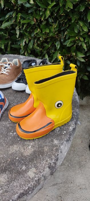 Calçado menino vários tamanhos e marcas