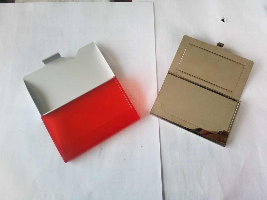 Porta-cartões de visita em metal e em plástico, NOVOS!