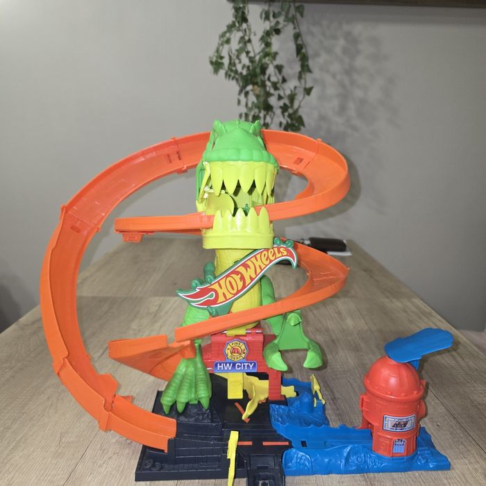 Hot Wheels City Remiza T-Rexa