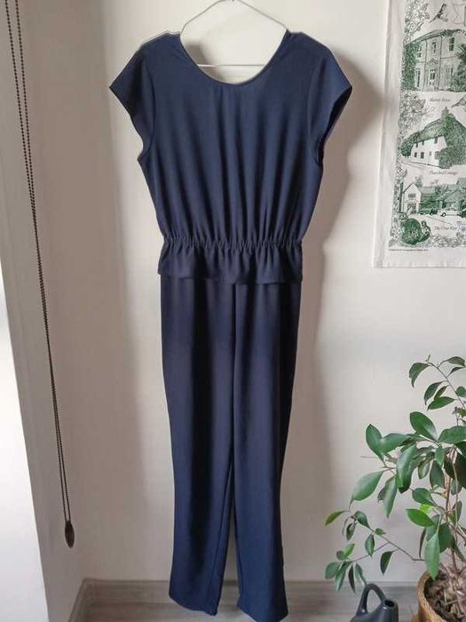 Granatowy kombinezon