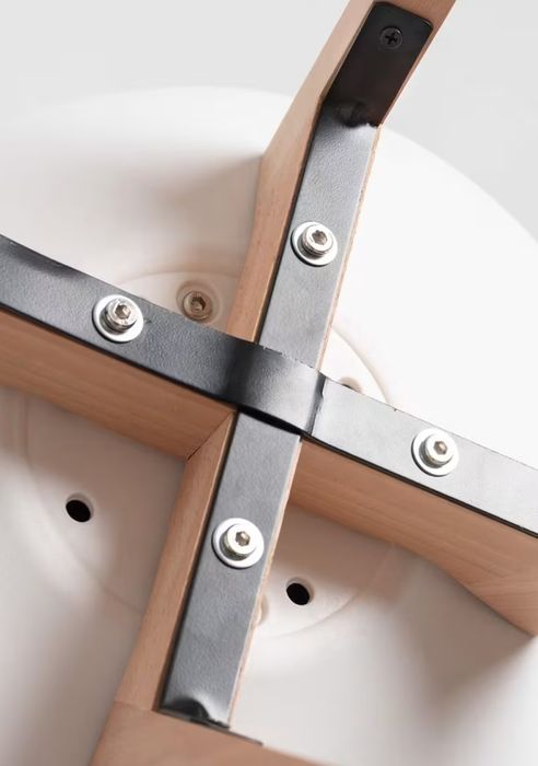 Cadeira almofadada rosa nova