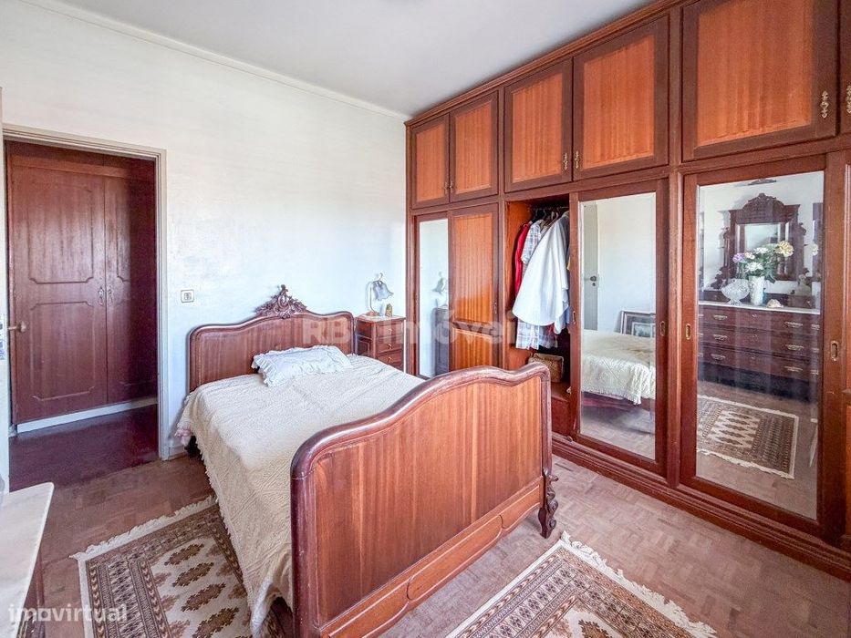 Apartamento T2 c/ Varanda - no Entroncamento