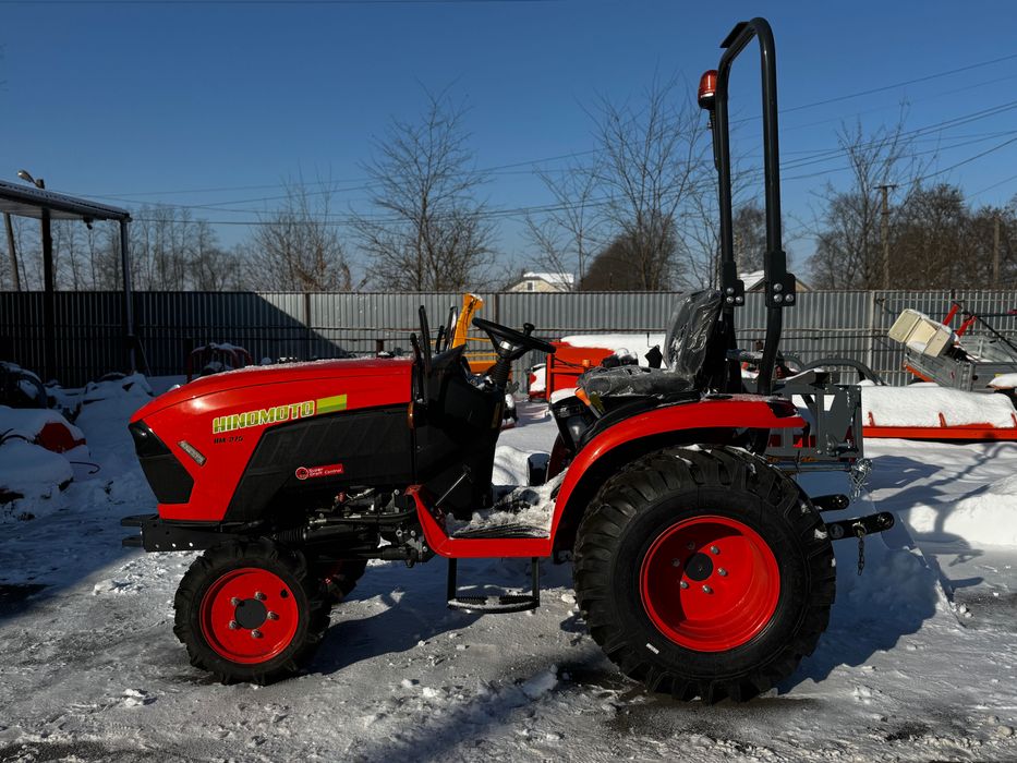 Комплект трактор Hinomoto HM 275 + лопата для снігу і щітка