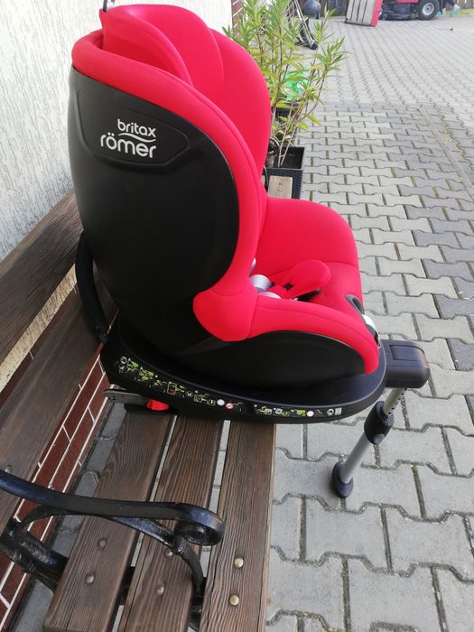 Fotelik samochodowy obrotowy Britax Rómer