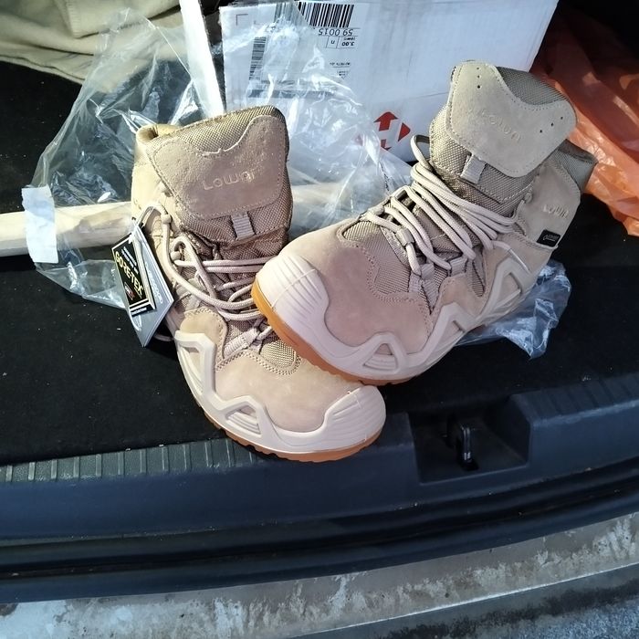 Продам тактичні  зимові Lowa 41р.