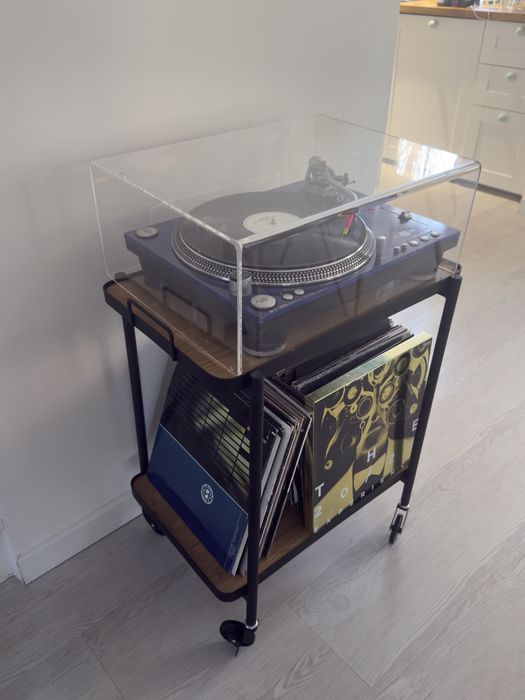 Gramofon + kolekcja płyt + półka na kółkach + pokrywa