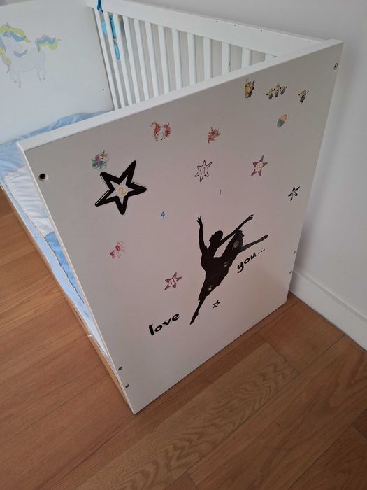 Berço Ikea com arrumação e colchão