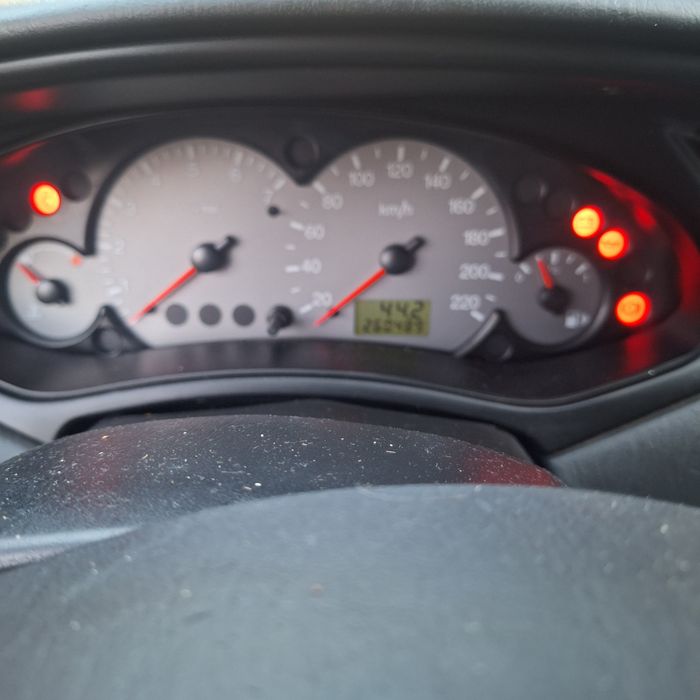 Ford focus 1.6 benzyna
