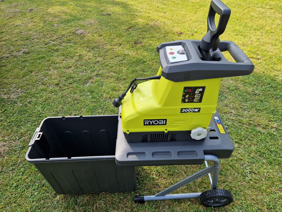 Rozdrabniacz gałęzi Ryobi 3000W