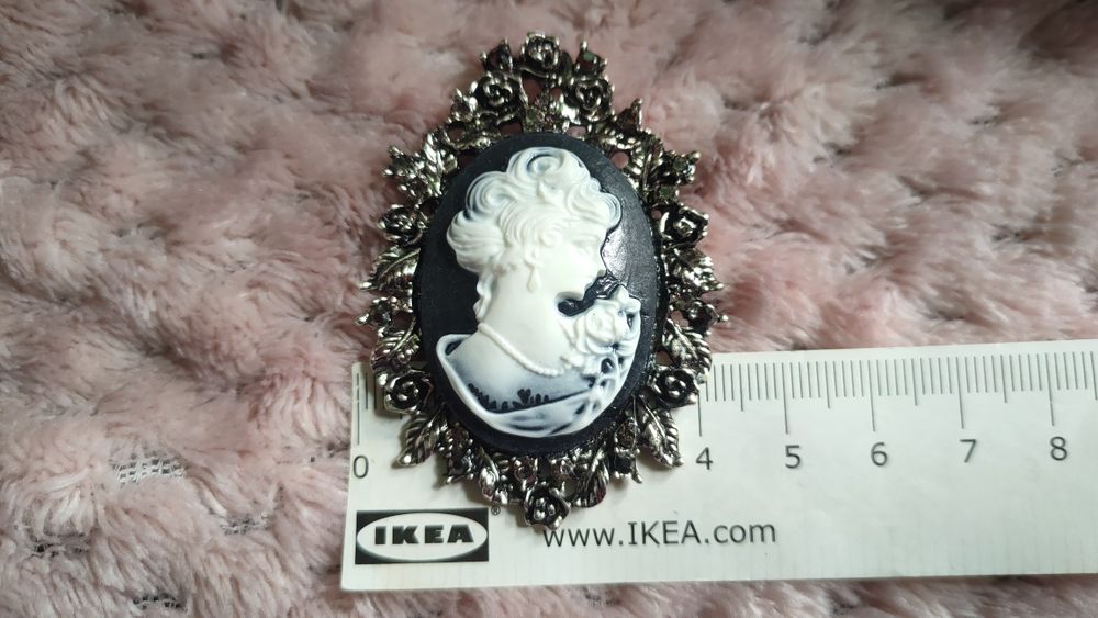 Broszka z kamea kobieta kobieca duża elegancka piękna dla kobiety