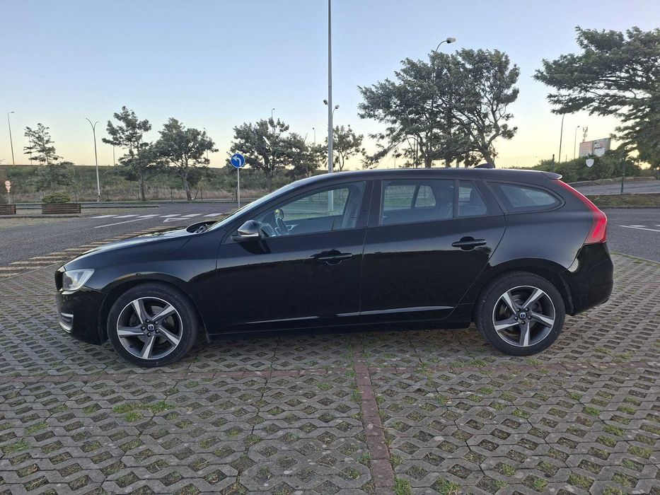Volvo V60 D4 Cx Automática 2.0 181Cv Diesel 2015 -  Motor Totalmente Revisto