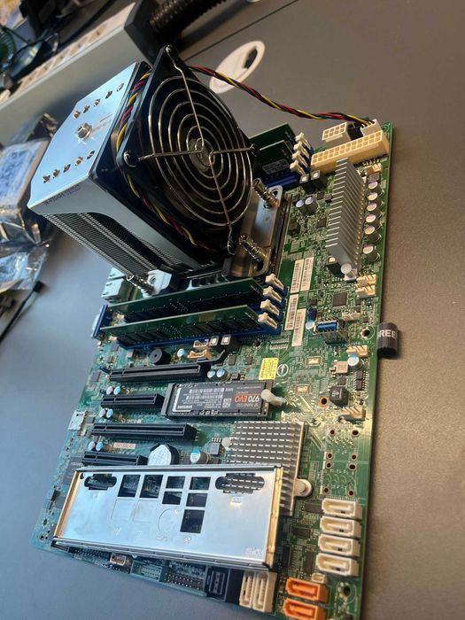 AMD EPYC 7251 + Motherboard SuperMicro H11SSL-NC + 64GB DDR4 2400 ECC RDIMM + Cooler 4U