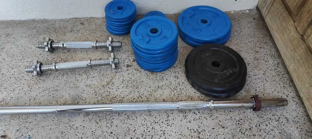 Kit Musculação Completo 46kg Anilhas + Barra Longa Reta + 2 Halteres
