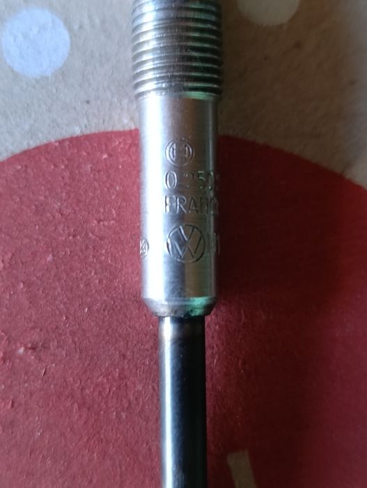 Свічка накалювання WV оригінал. 11V