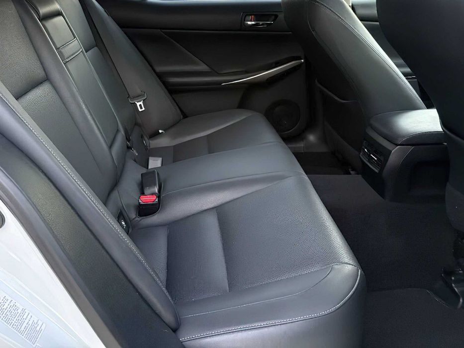 Lexus IS 250      2015