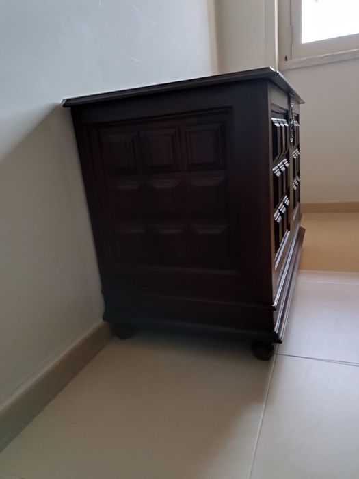 Arca em madeira de mogno como NOVA