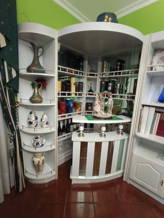 Estante branca de 4 módulos