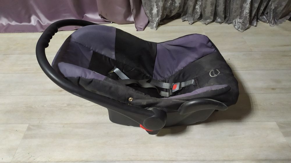 Продам детскую коляску
