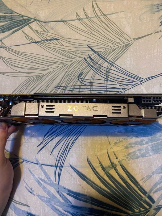 Zotac GTX 980 Regular 4GB VRAM