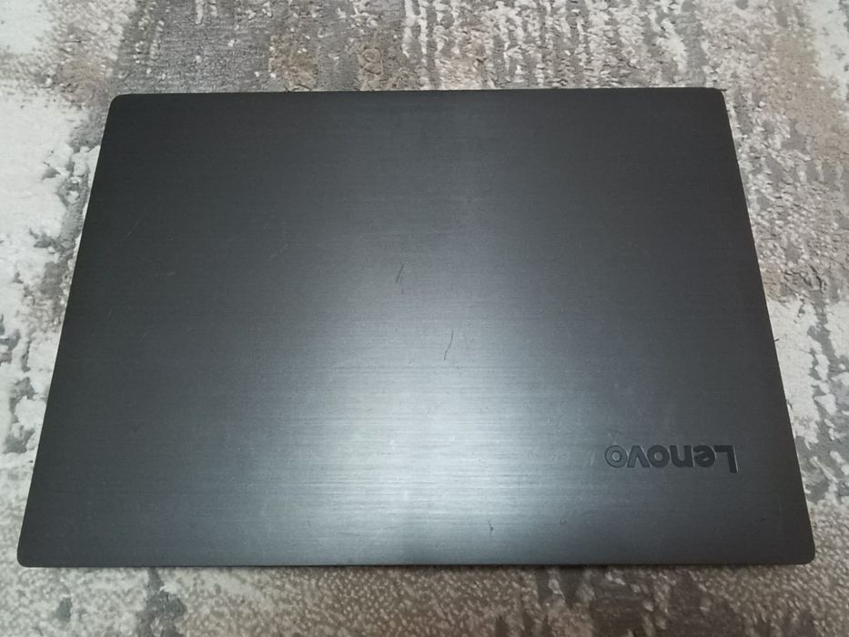 Lenovo V330  core i5-8250U  8гб
