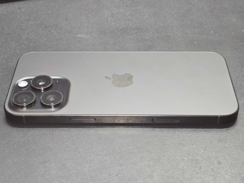 Używany - Apple iPhone 16 Pro Max 256GB Czarny - GSM Baranowo