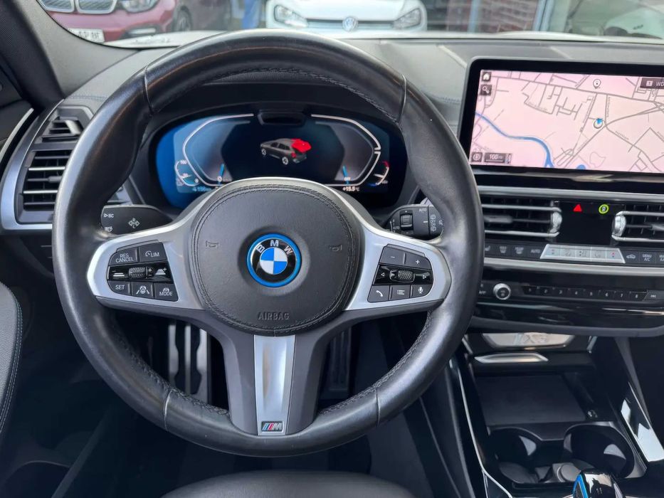 BMW iX3      2023