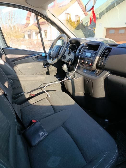 Wynajmę busa 9 osobowy Opel Vivaro Long