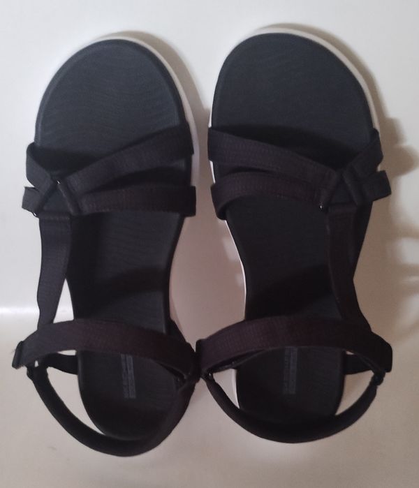 Оригінальн новіі фірмові сандалі Skechers, розмір 40