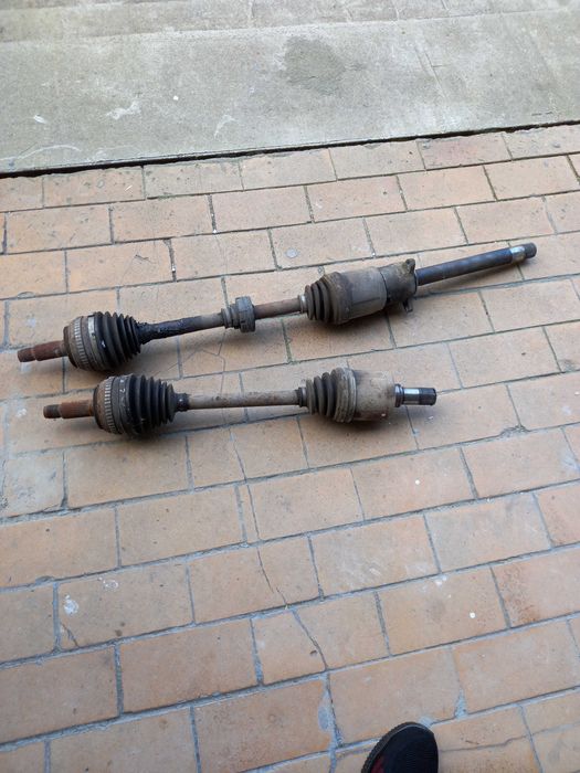 Honda Legend III KA9 2000r  półośka lewa prawa