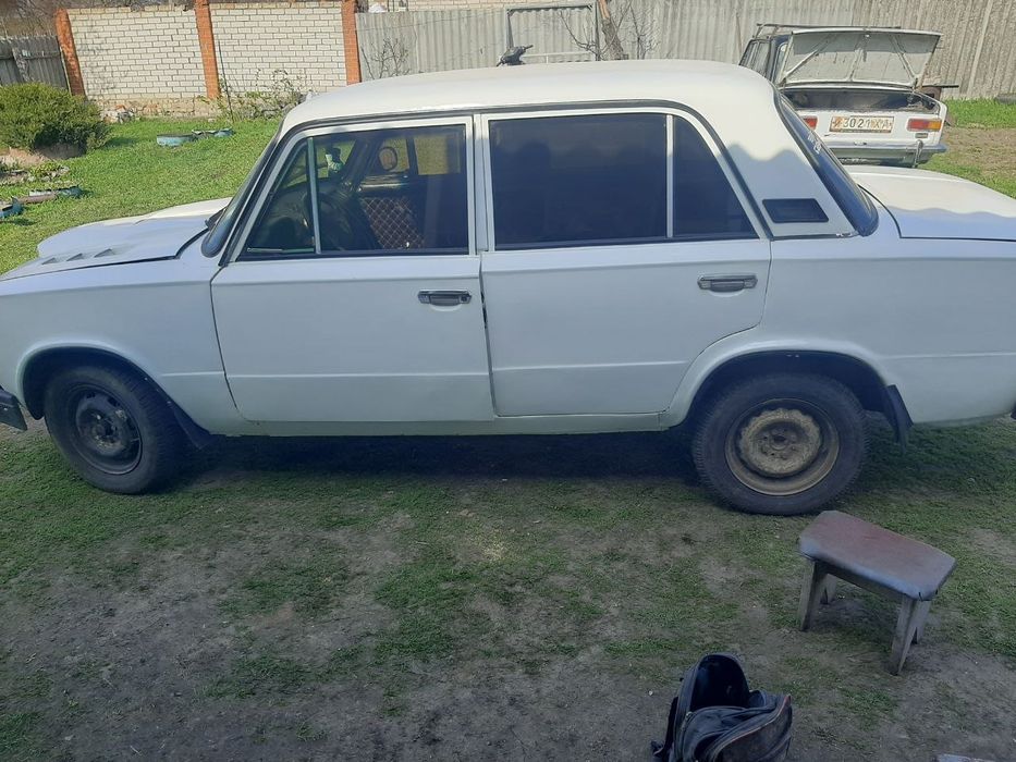 Продам ваз 21011