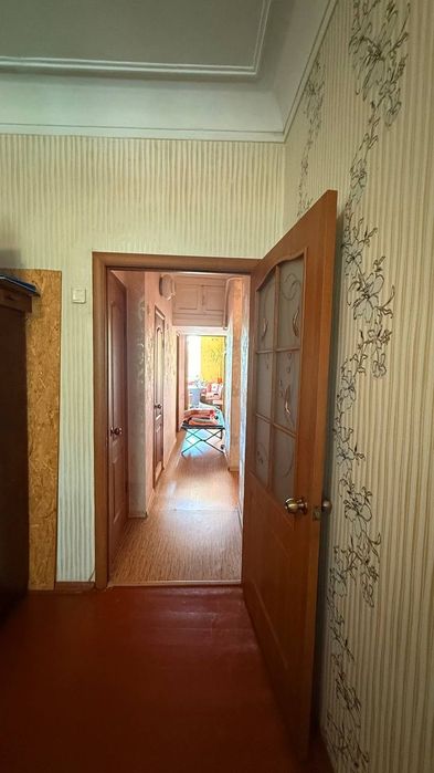 В продажі 2 кімнатна квартира в Центрі,  Сталінка