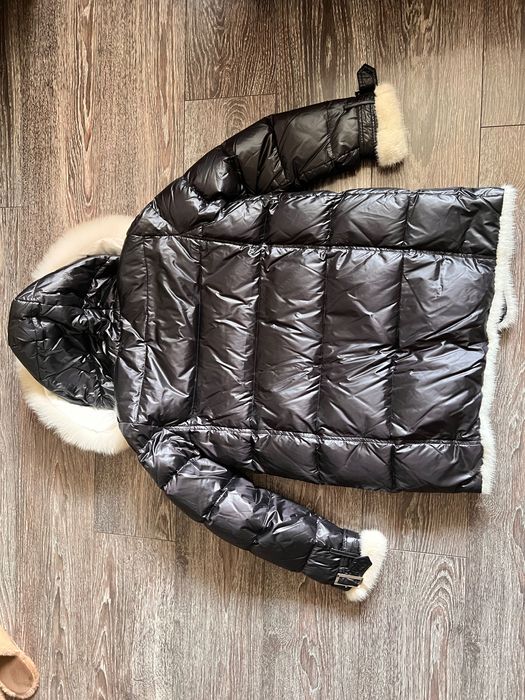 Пуховик жіночий чорний
