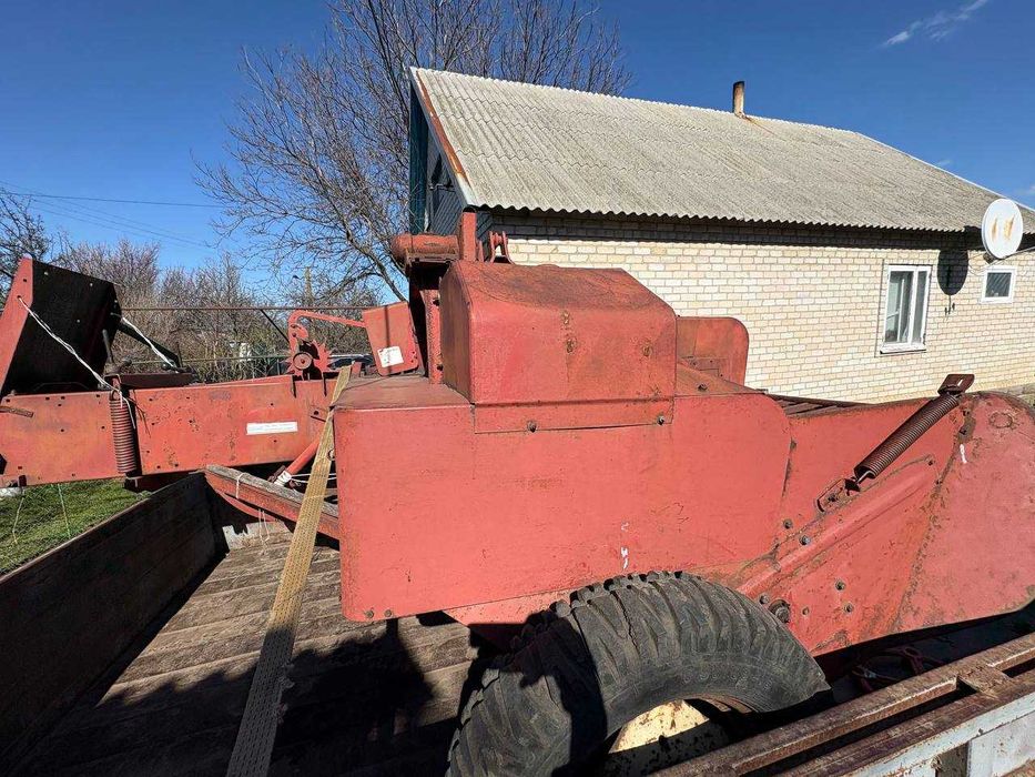 Прес-підбірник Massey Ferguson MF