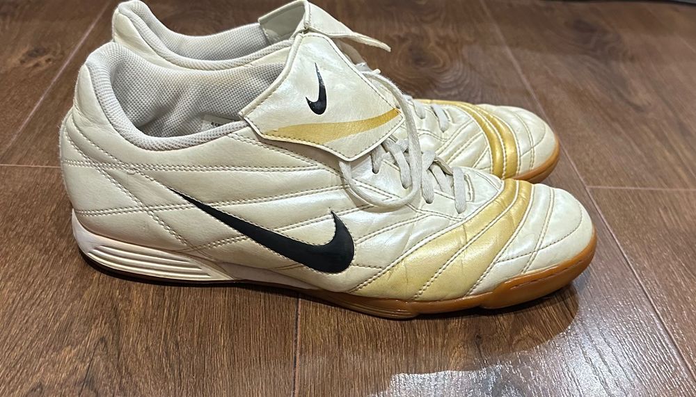 Футзалки Adidas Mundial NIKE Premier стан гарний