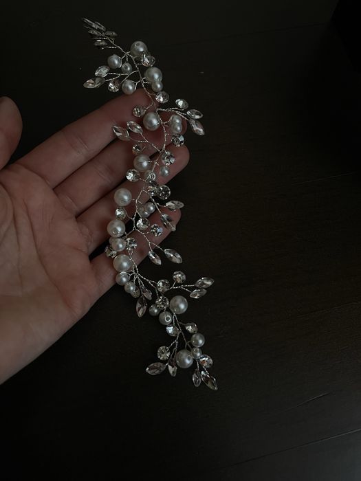 Ніжна весільна прикраса для волосся . Аксесуар для волосся. Прикраса у волосся гілочка з камінцями