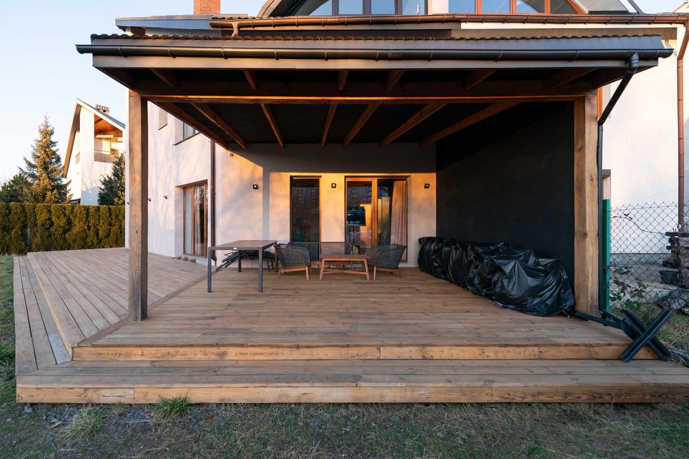 Продаж котеджу з ремонтом на вулиці Роксоляни!