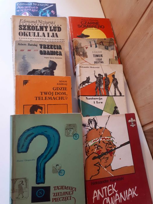 stare ksiazki dla młodzieży  9  szt  prl