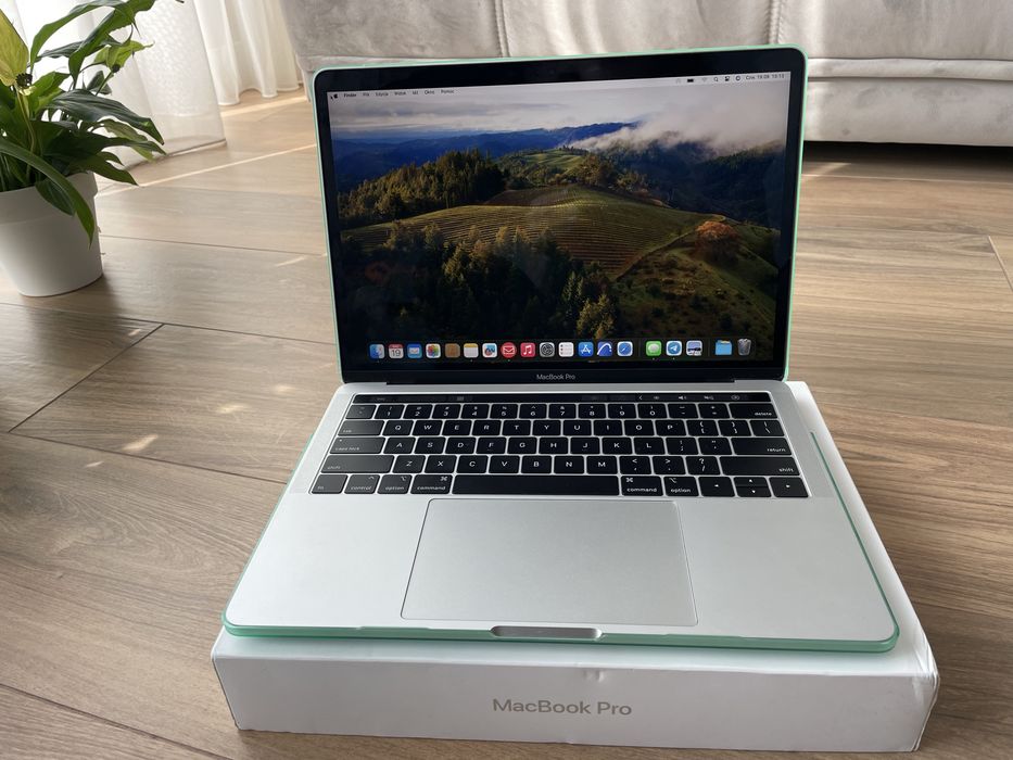 Macbook Pro 13  - 16Gb/512Gb - 2018r - 99 cykli -stan idealny