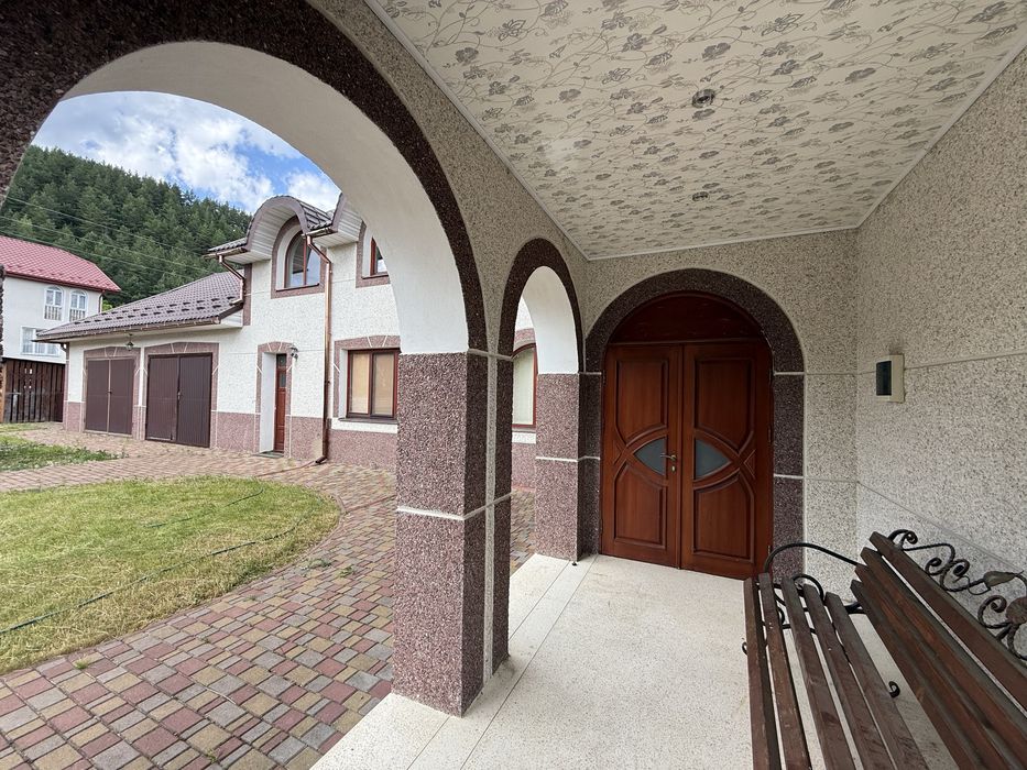 Продається будинок з неймовірним краєвидом, з комерцією,можливий обмін