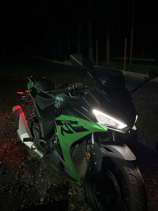 Продаю мотоцикол Lifan Kpr 200