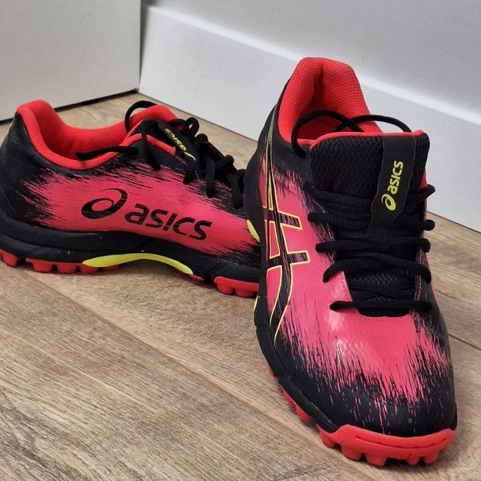 Женские кроссовки ASICS, размер 39,5-40